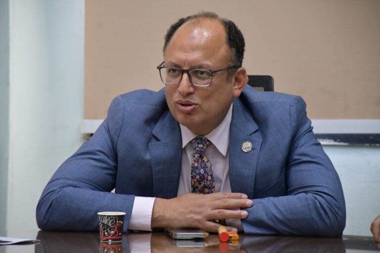 السيرة الذاتية للدكتور السيد قنديل رئيس جامعة حلوان 12 09847bc5 f9d1 4e83 8472 c3011f2b937d السيرة الذاتية للدكتور السيد قنديل رئيس جامعة حلوان موقع في الجامعة