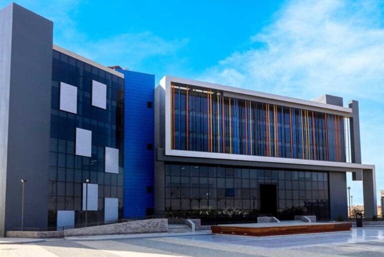 مصروفات الجامعات الكندية.. 135 ألف جنيه للفصل الدراسي الواحد 16 الجامعة الكندية بالعاصمة الإدارية