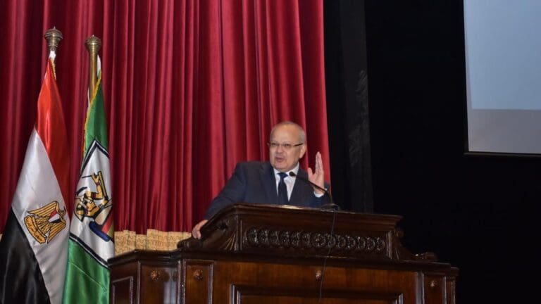 الخشت يكرم عددًا من قيادات الجامعة والعمداء السابقين ومديرى المراكز والإدارات والوحدات 3 5c42bb23 1bf5 420f a102 57bc3a2f4895 الخشت يكرم عددًا من قيادات الجامعة والعمداء السابقين ومديرى المراكز والإدارات والوحدات موقع في الجامعة