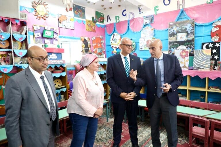 خلال تفقده احدى مدارس القليوبية.. وزير التعليم يوجه بعمل صيانة للديسكات واستغلال المعامل 2 7c724a39 8256 469b a69e dab9e6e93b09 خلال تفقده احدى مدارس القليوبية.. وزير التعليم يوجه بعمل صيانة للديسكات واستغلال المعامل موقع في الجامعة