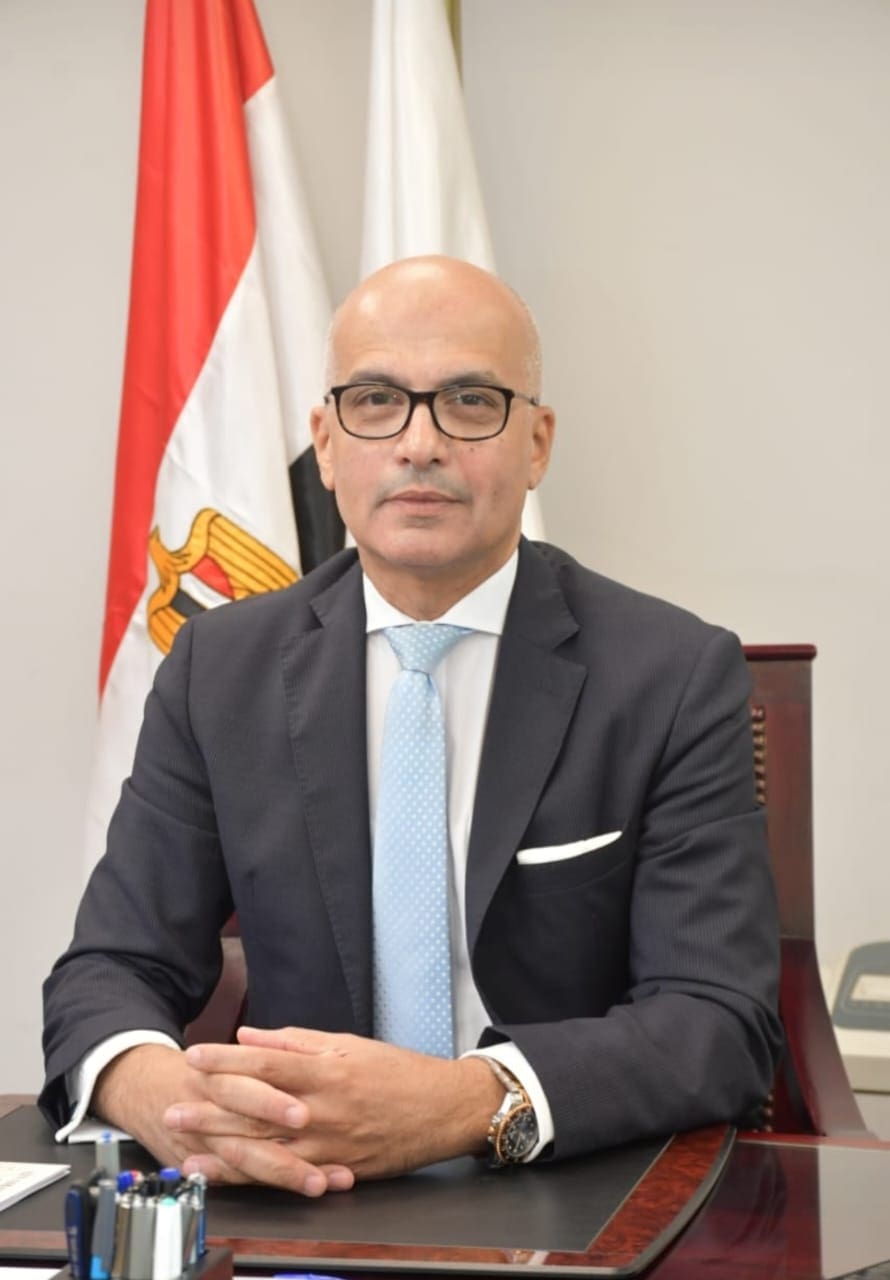 1500 جنيه.. قرار من جامعة عين شمس لصرف العلاج الشهري المزمن للعاملين وموقف بطاقات التأمين الجديدة 1 جامعة عين شمس ضمن أفضل 1000 جامعة