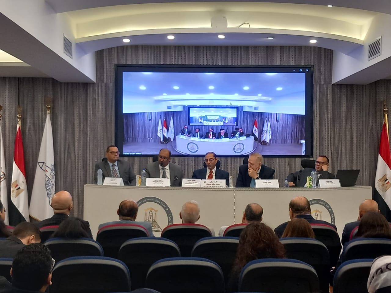 IMG 20240723 WA0061 مساعد وزير العدل يشارك مركز حقوق عين شمس للتحكيم بندوة علمية موقع في الجامعة