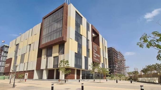 IMG 4879 هام لطلاب الثانوية العامة ..تعرف على تخصصات الدراسة بجامعة المعرفة بالعاصمة الإدارية موقع في الجامعة