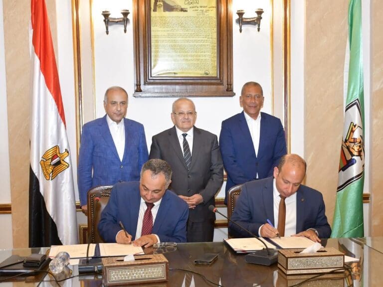 تعاون بين كليتى طب جامعتى القاهرة وباديا لتدريب الطلاب وأطباء الامتياز بطب باديا بالأقسام الإكلينيكية بمستشفيات جامعة القاهرة 1 IMG 5100 تعاون بين كليتى طب جامعتى القاهرة وباديا لتدريب الطلاب وأطباء الامتياز بطب باديا بالأقسام الإكلينيكية بمستشفيات جامعة القاهرة موقع في الجامعة
