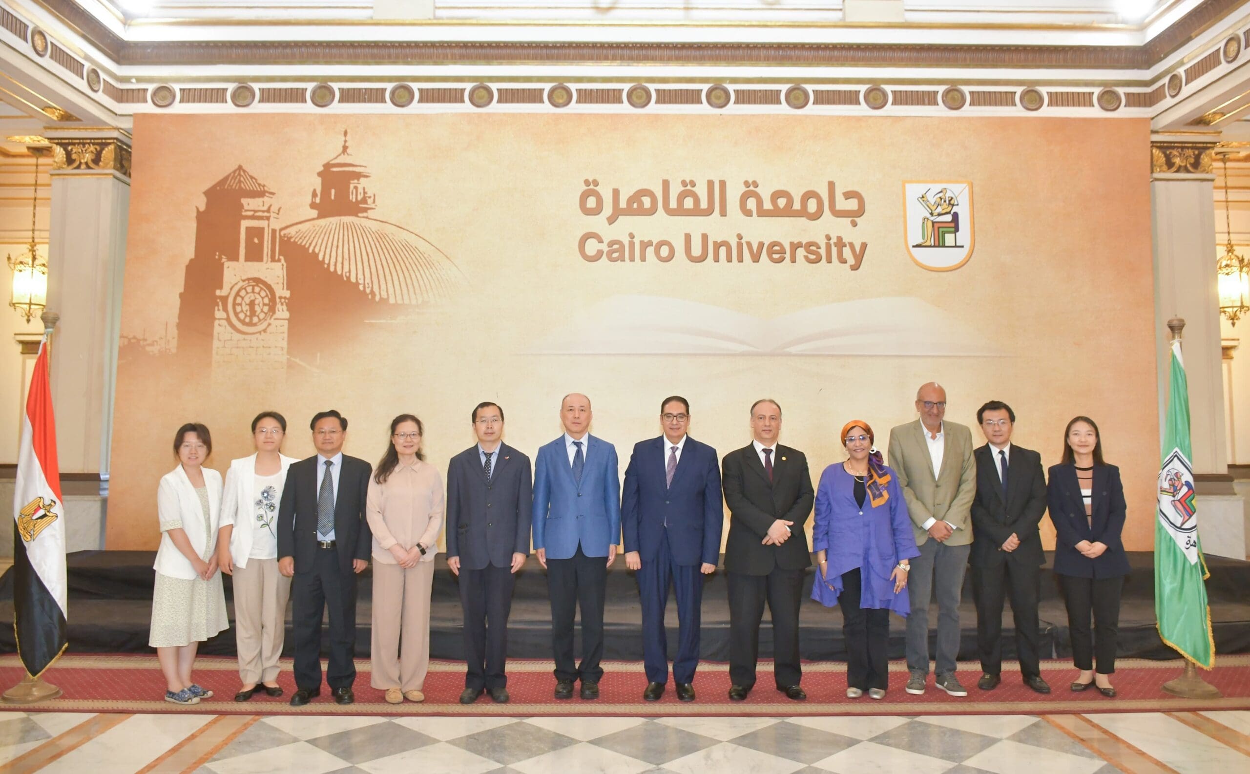 02190664 a8bc 42b8 8fae d8a694a45a21 scaled جامعة القاهرة: فريق عمل مصرى صيني مشترك لاختيار المشروعات البحثية المقرر العمل عليها بالمرحلة المقبلة موقع في الجامعة