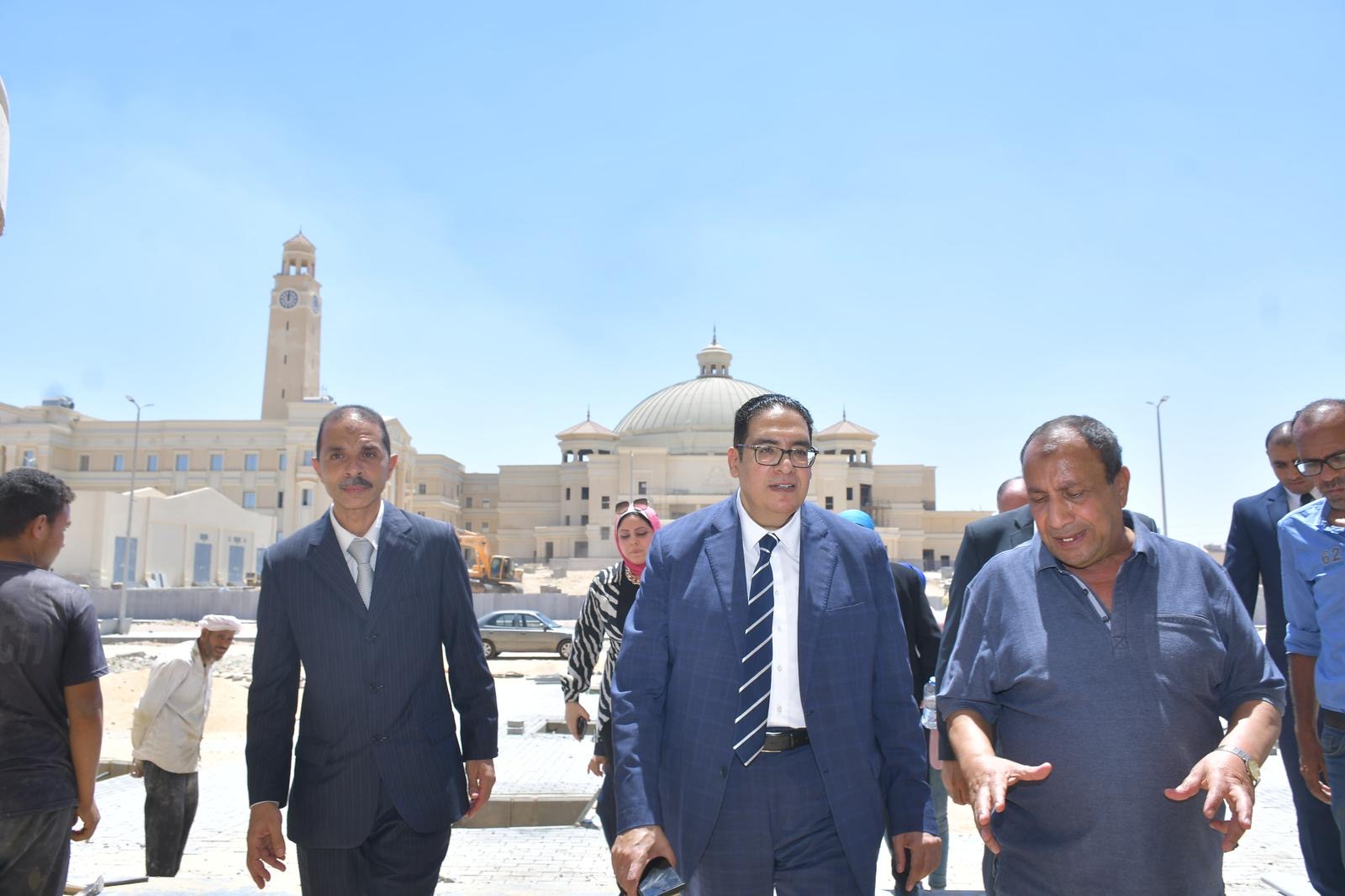 0ad8c5bb b6ba 4afb ad1e 669bdc82aa83 جولة تفقدية لرئيس جامعة القاهرة بمقر الفرع الدولي لمتابعة سير العمل بمنشآت الجامعة موقع في الجامعة