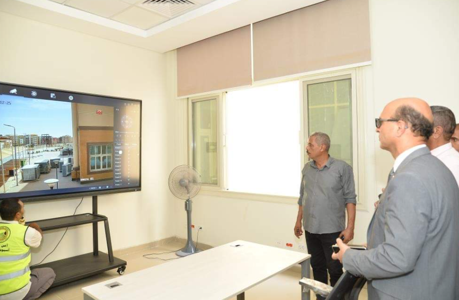 1236 رئيس جامعة أسيوط : إرسال إشعارات للطلاب المقبولين في التنسيق من خلال التطبيق الإلكتروني موقع في الجامعة