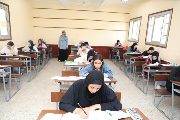 اختبار للفهم وليس للحفظ فقط.. مواصفات امتحان الكيمياء للثانوية العامة 2025 9 الثانوية العامة