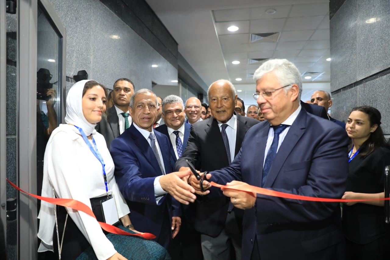 5aea891d 170e 4249 8c77 01a97c45aa0a وزير التعليم العالي يفتتح مستشفى الأكاديمية العربية ومستشفى وعيادات طب الأسنان بالعلمين موقع في الجامعة