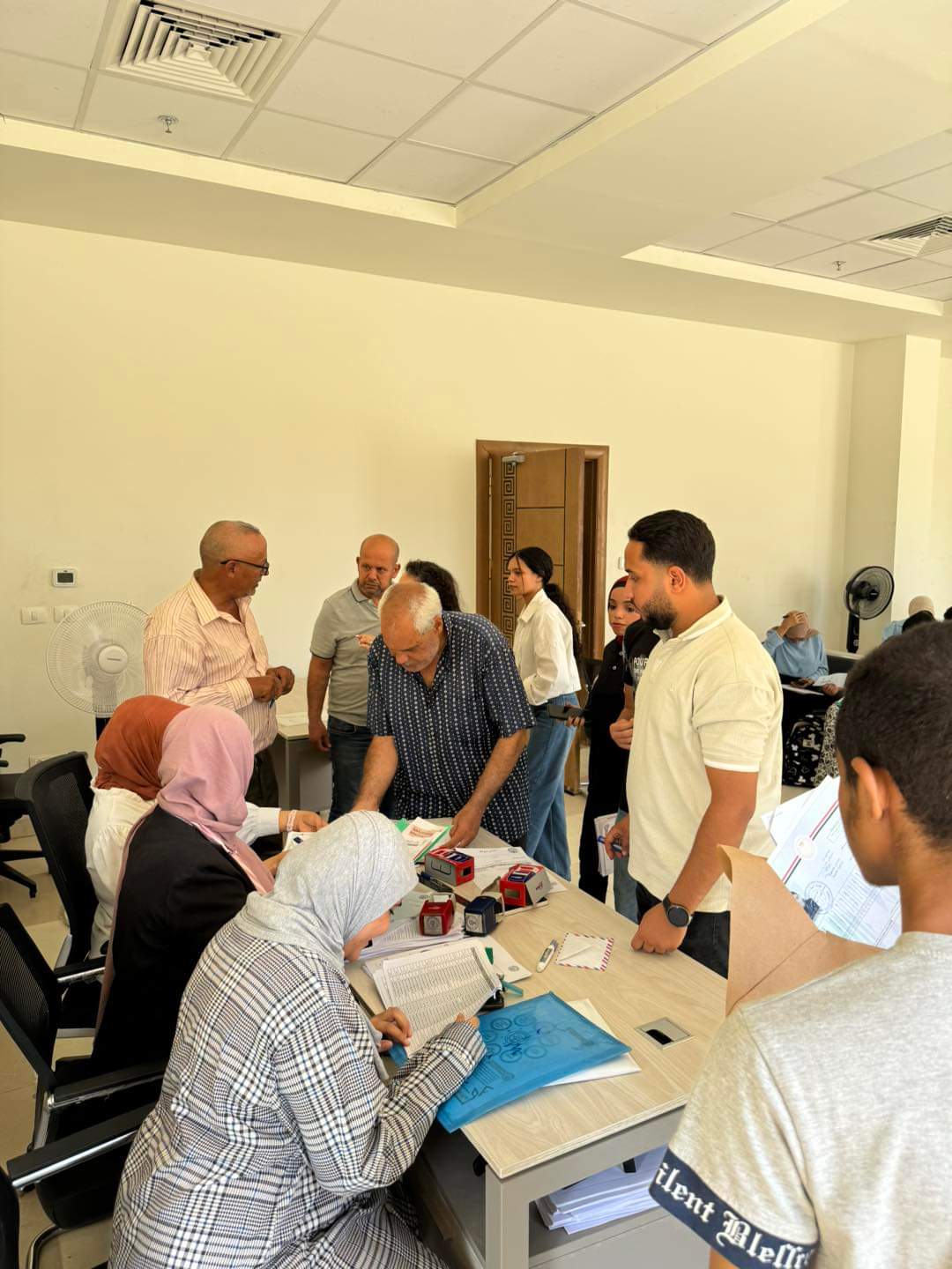 FB IMG 1724594281281 بدء استلام ملفات الطلاب المقبولين ببرامج جنوب الوادي الاهلية موقع في الجامعة