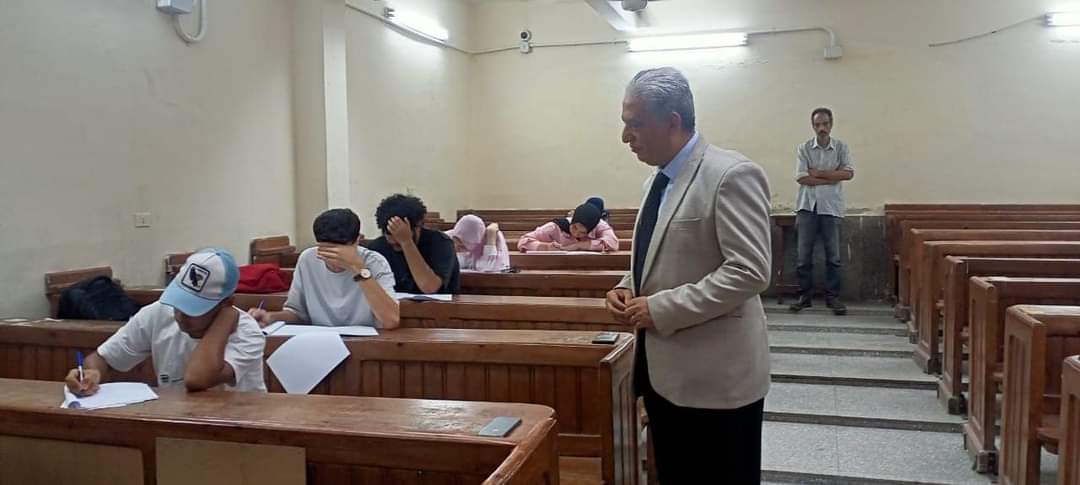 FB IMG 1725108385767 آثار القاهرة تبدأ امتحانات الفصل الصيفي بتواجد عميد الكلية موقع في الجامعة