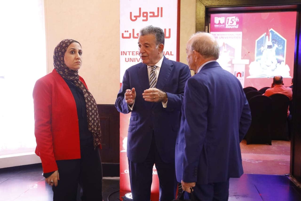IMG 20240808 WA0014 مُستشار التعليم العالي بالمجلس الثقافي البريطاني بالقاهرة يشيد بمعرض وملتقى "إيديو جيت" موقع في الجامعة