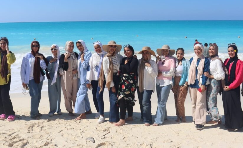 IMG 20240810 WA0011 e1723283391774 وفد مهرجان العلمين يستقبل 250 طالبًا من جامعتي الإسكندرية ودمنهور موقع في الجامعة