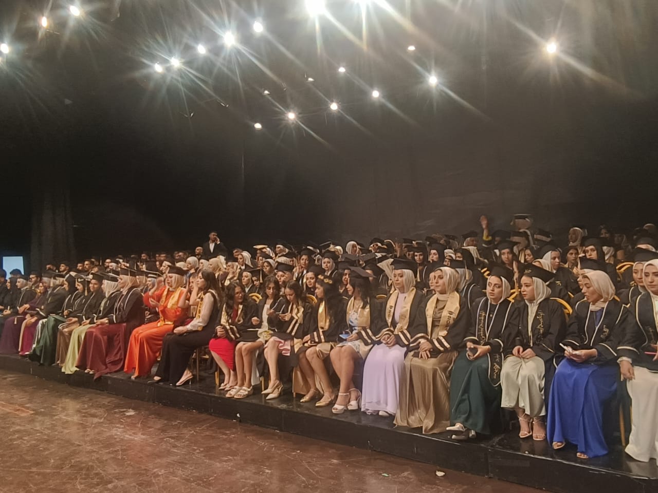 IMG 20240820 WA0047 مجمع الفنون والثقافة يستضيف حفل تخرج طلاب الفنون التطبيقية بجامعة ٦ أكتوبر موقع في الجامعة
