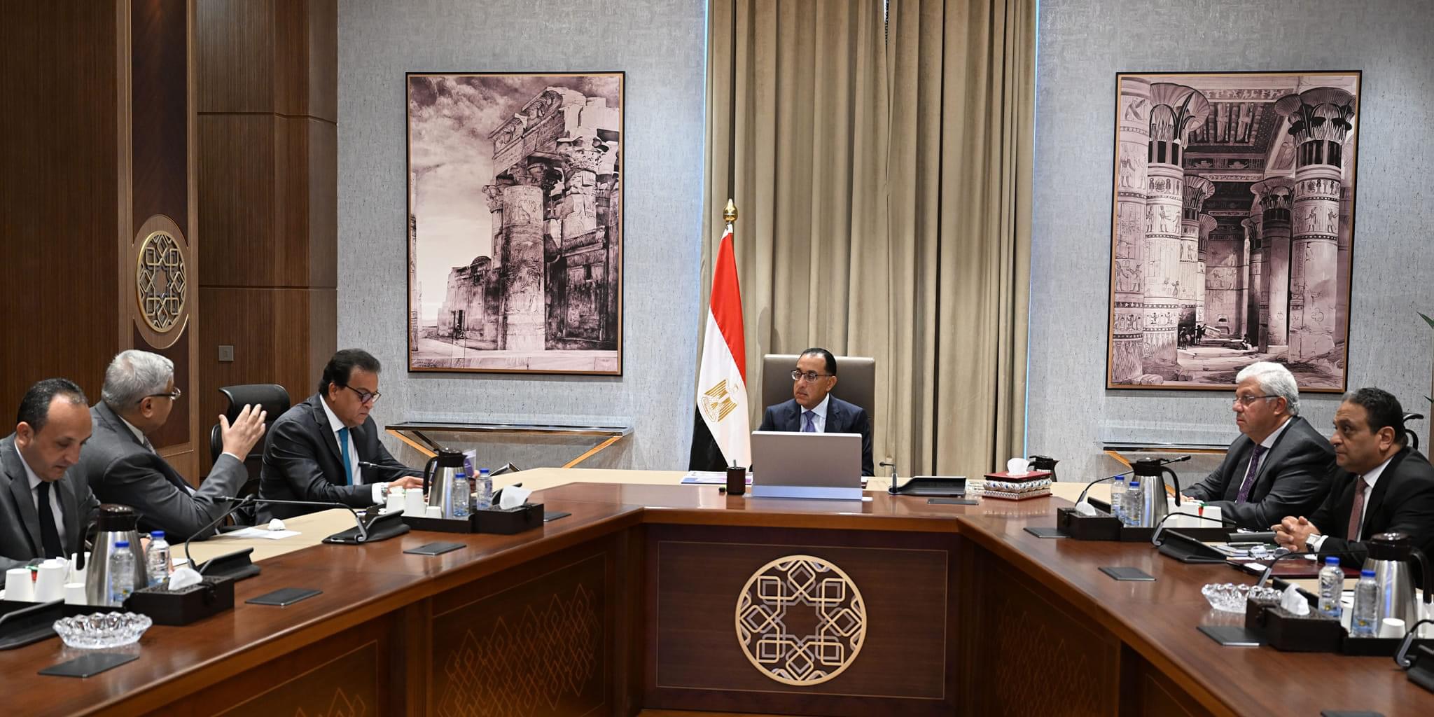 IMG 0620 رئيس الوزراء يوجه بدراسة العروض المقدمة لتشغيل مستشفى الأورام الجديد بالشيخ زايد 500500 موقع في الجامعة