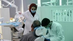 كلية طب الفم والأسنان 