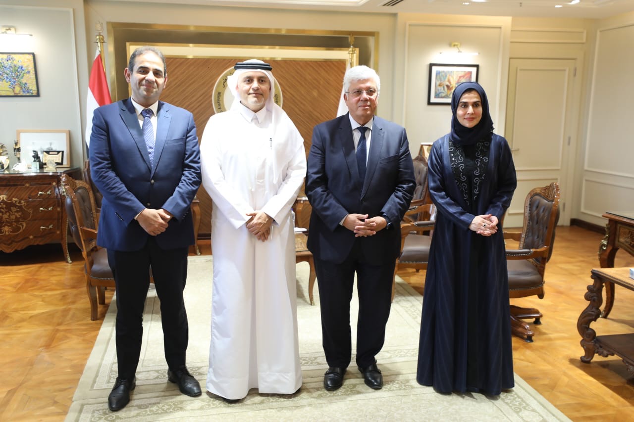 a485639e e57c 4526 a095 42310cd727a1 وزير التعليم العالي يبحث مع السفير القطري سبل التعاون المشترك بين البلدين موقع في الجامعة