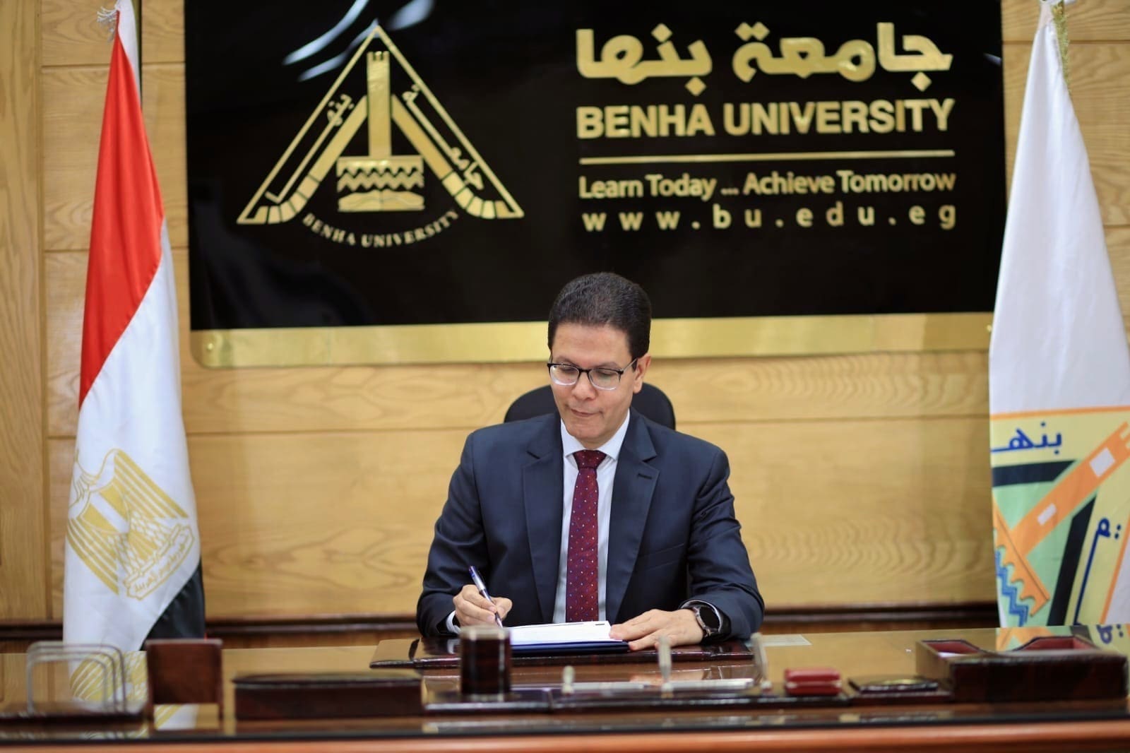 bab01fde 7f46 4ef5 9949 6d0771414232 رئيس جامعة بنها يصدر عددًا من القرارات والتكليفات الجديدة داخل وحدات ومراكز الجامعة موقع في الجامعة