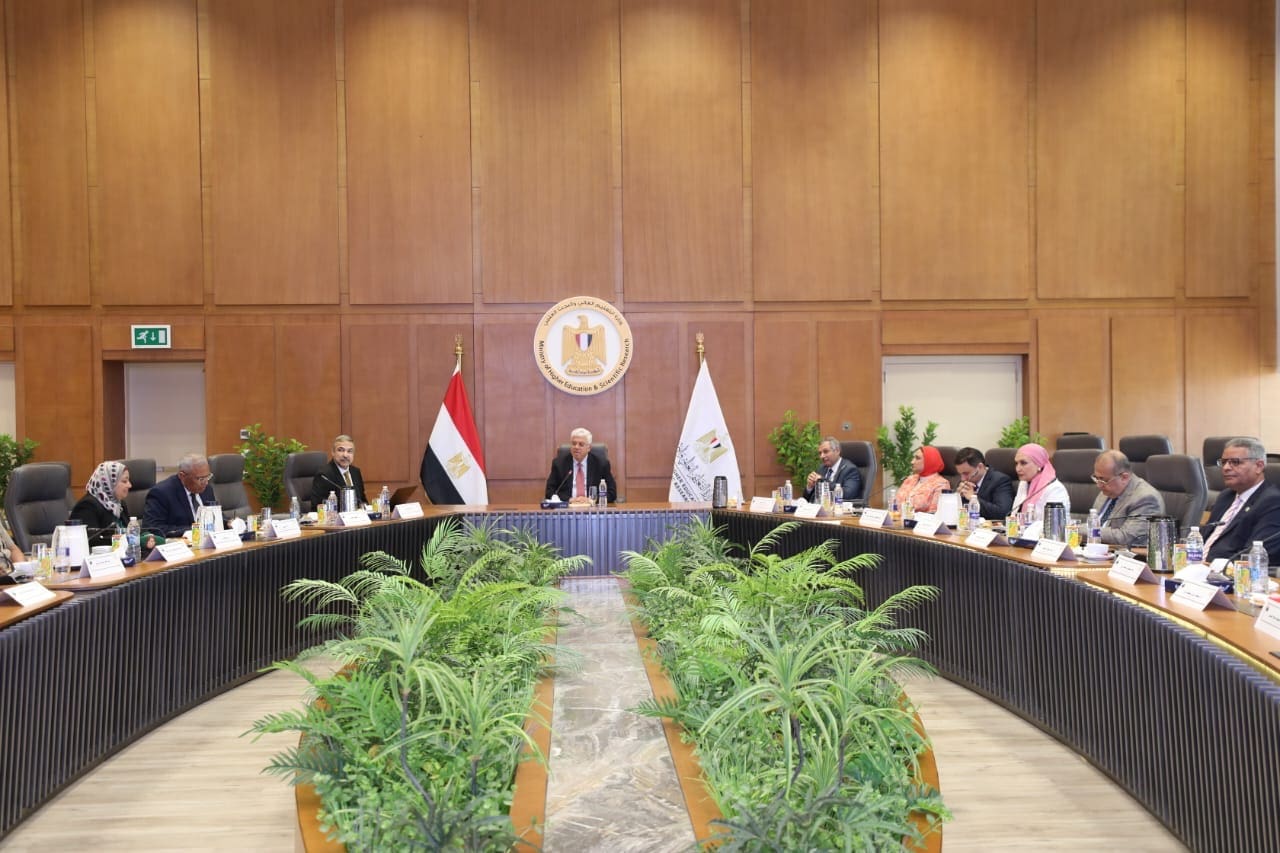 d6d61fd4 773c 4012 88f5 83a783a88891 وزير التعليم العالى يبحث الاستعدادات الجارية لمؤتمر المُناخ "COP29" موقع في الجامعة