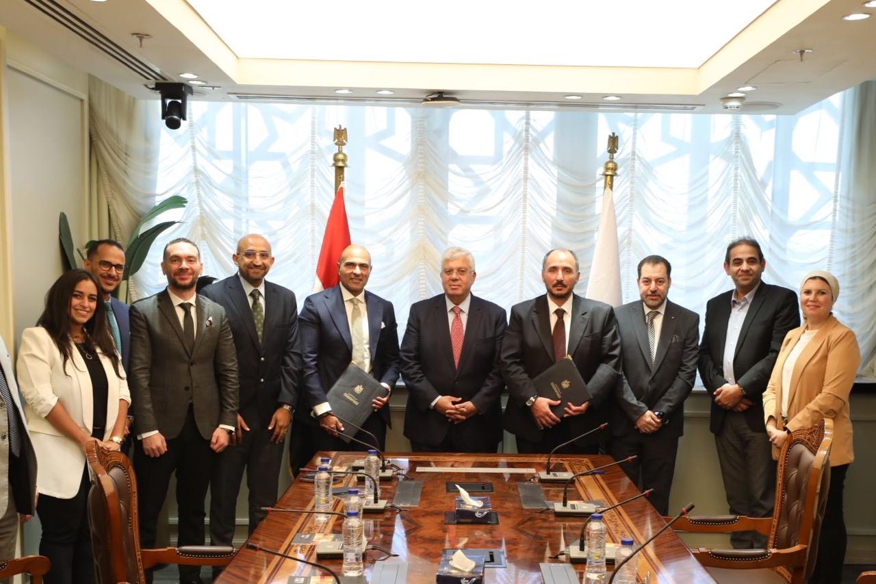 1dc2f53a 4641 467d bb79 cc66510d7254 القصر العيني الفرنساوي وزير التعليم العالي يشهد توقيع مذكرة تفاهم بين المجلس الأعلى للمستشفيات الجامعية وشركة أسترازينيكا مصر للصناعات الدوائيةما موقع في الجامعة