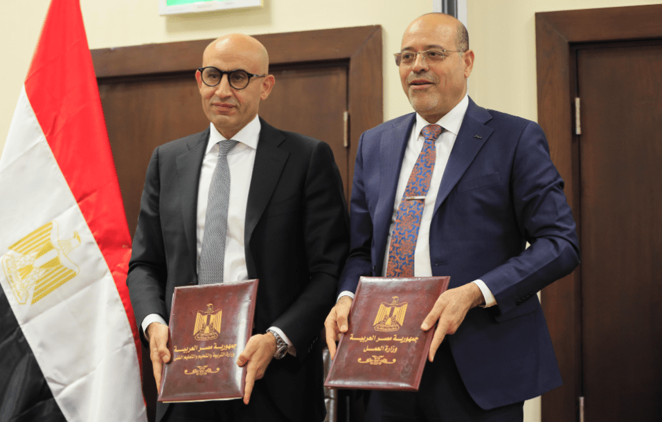 36 طنطا وزيرا العمل والتربية والتعليم يوقعان بروتوكول تعاون لتطوير "منظومة التدريب المهني" موقع في الجامعة