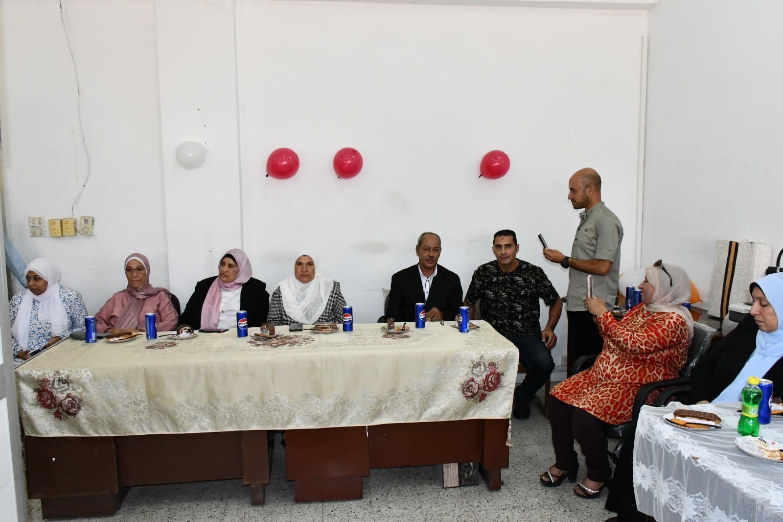 37038060 8ed7 4125 b2b5 1ad9dd3560ba التعليم العالى بالبلالين.. حفل تكريم علي أمين الموظف بجامعة قناة السويس لبلوغه سن التقاعد موقع في الجامعة