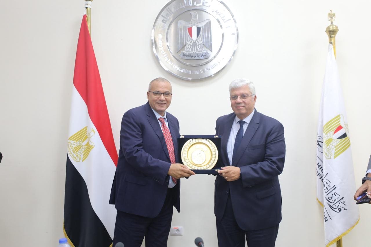 3eb86b74 8b78 4afc a22c 7f08bd961ee4 العام الجامعى الجديد وزير التعليم العالي يكرم معهد النيل العالي للهندسة والتكنولوجيا بالمنصورة بمناسبة حصوله على اعتماد ABET الأمريكي موقع في الجامعة
