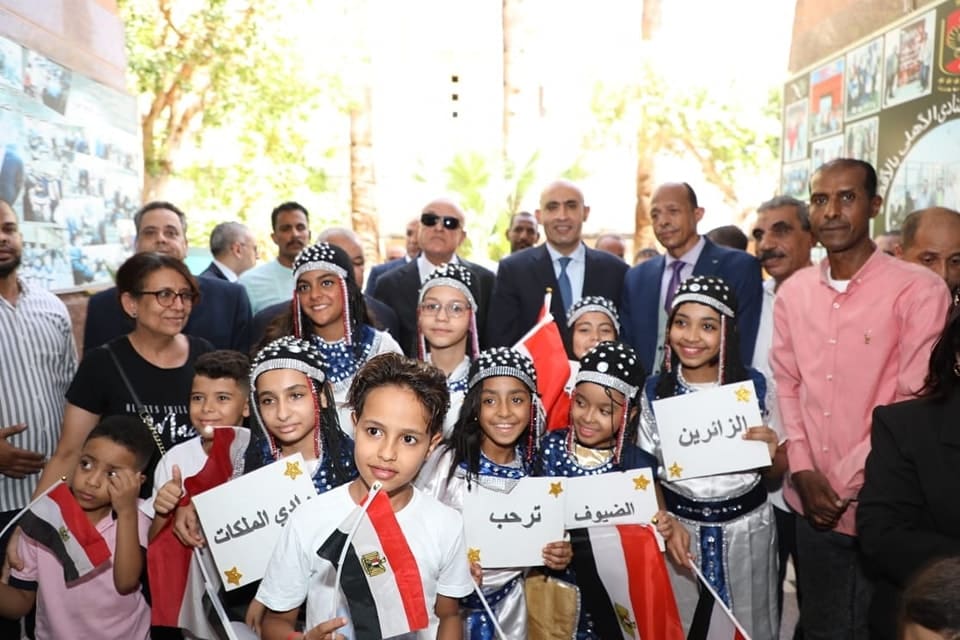 460846981 934460582045216 6050224966300685202 n جامعة الأزهر وزير التربية والتعليم ومحافظ الأقصر يتفقدان 6 مدارس بالمحافظة لمتابعة انتظام العام الدراسي الجديد موقع في الجامعة