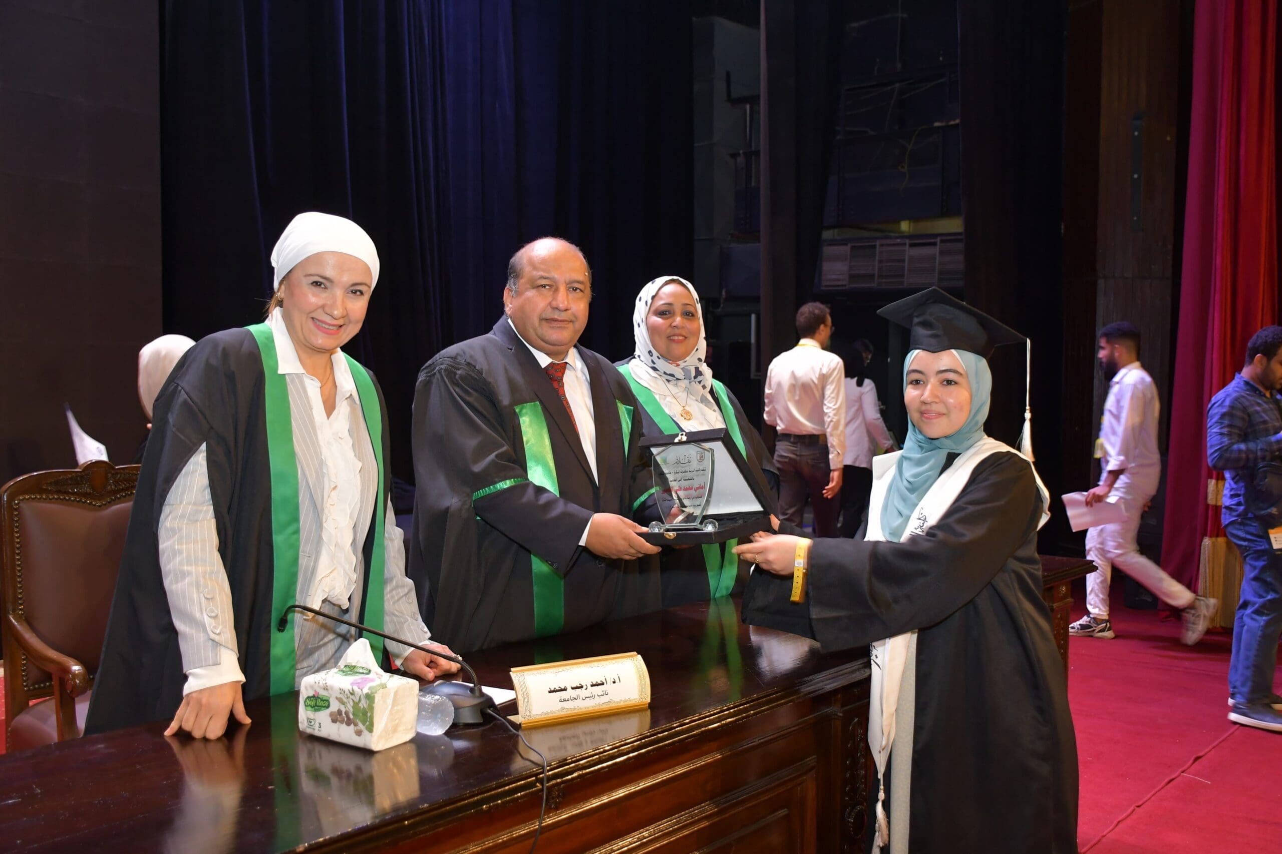 جامعة القاهرة تحتفل بتخريج دفعة جديدة من كلية التربية للطفولة المبكرة 1 93b135e1 b171 4f66 882e e20eb4596d0c scaled جامعة القاهرة جامعة القاهرة تحتفل بتخريج دفعة جديدة من كلية التربية للطفولة المبكرة موقع في الجامعة