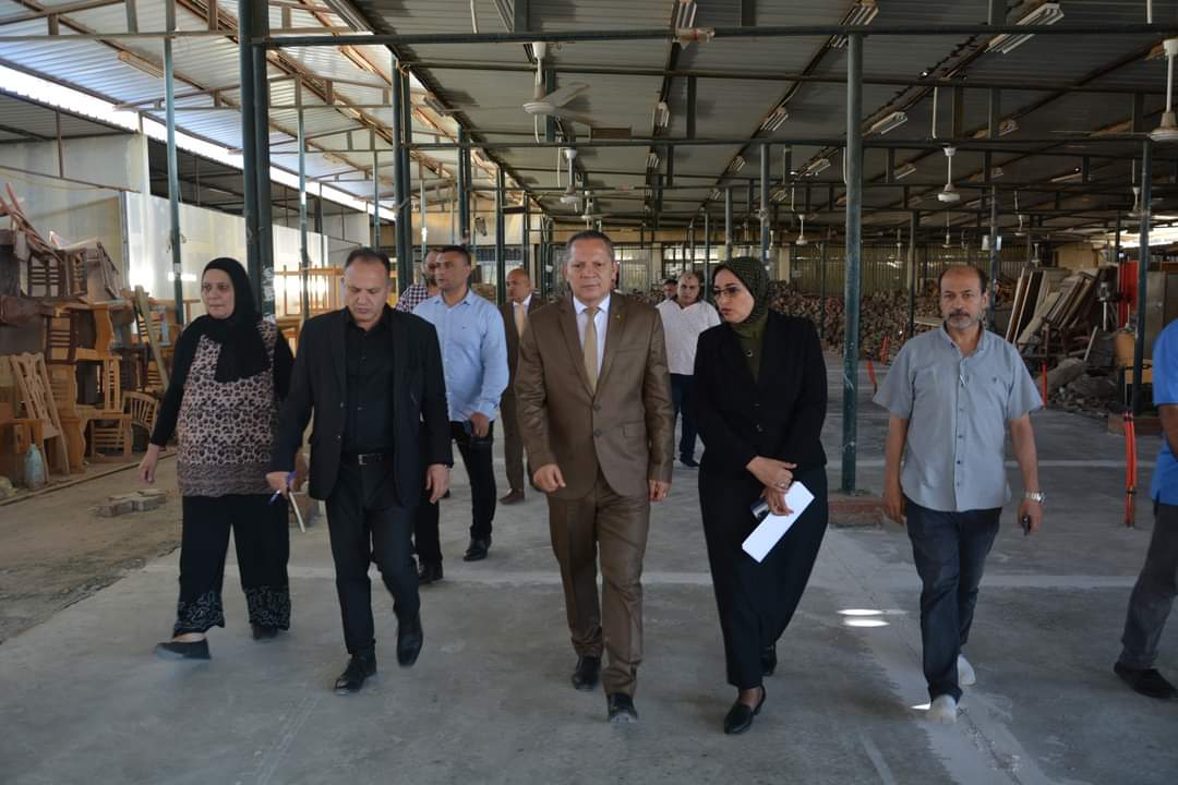 FB IMG 1726573239009 مبادرة بداية رئيس جامعة دمياط يتفقد أعمال الترميم بكلية الفنون التطبيقية موقع في الجامعة