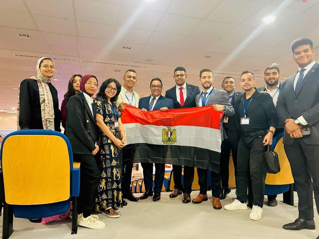 FB IMG 1726574273627 مبادرة بالعلم طلاب جامعة أسيوط يشاركون في البرنامج التدريبي "إعداد قادة الذكاء الاصطناعي وحرب المعلومات" بجامعة العقبة الأردنية موقع في الجامعة
