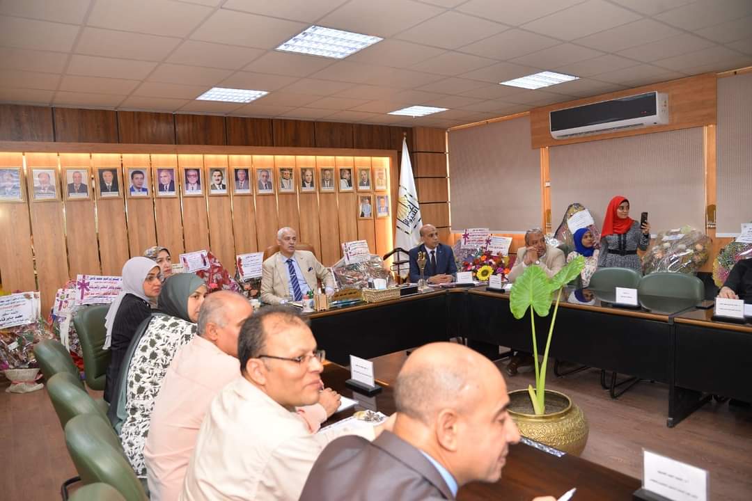 FB IMG 1727009298049 جامعة أسيوط جامعة أسيوط تناقش زيادة سبل التعاون مع معهد تكنولوجيا المعلومات ITI موقع في الجامعة