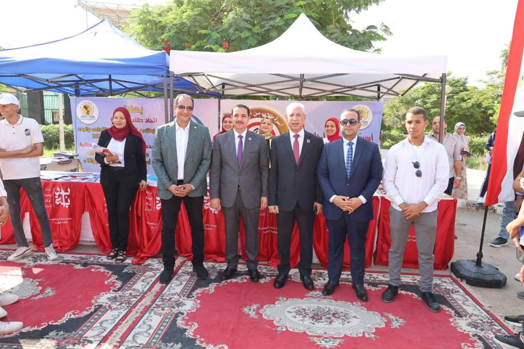 FB IMG 1727610895840 المنيا رئيس جامعة المنيا يستقبل طلاب الجامعة الجُدد والقدامى في بداية العام الدراسي الجديد موقع في الجامعة