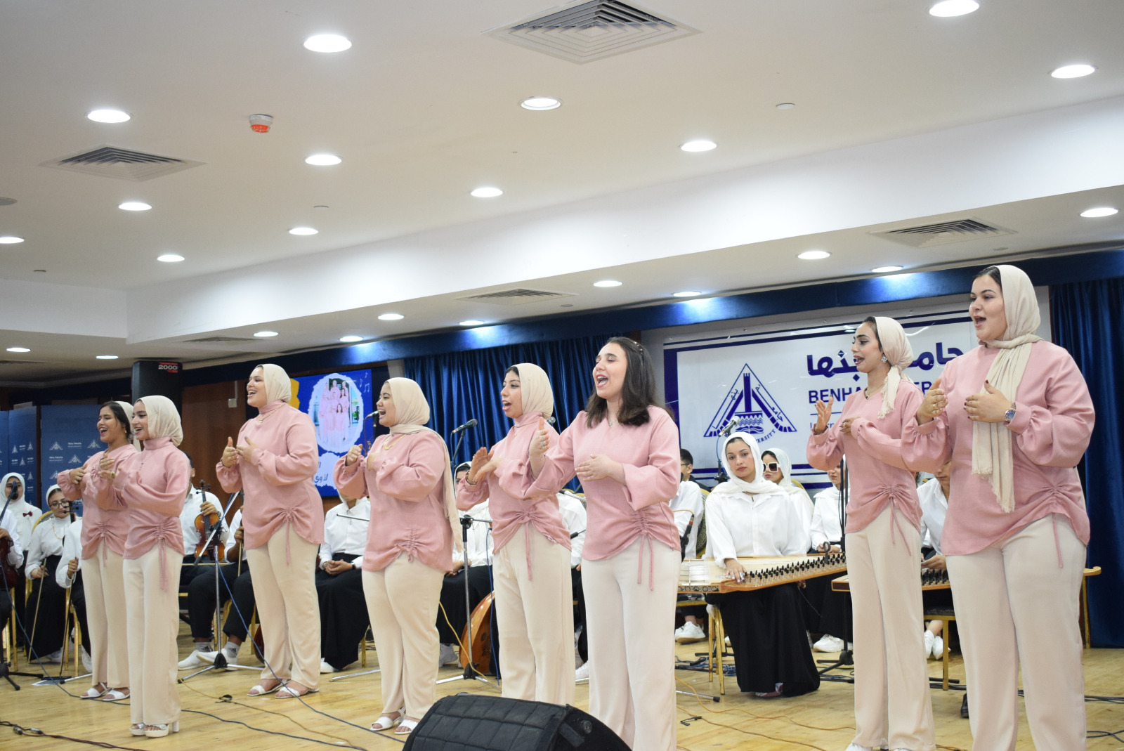 IMG 20240904 WA0048 طالب رئيس جامعة بنها يشهد حفل مواهب مركز الموهبين والمبدعين ويشيد بإبداعات الطلاب الفنية  موقع في الجامعة