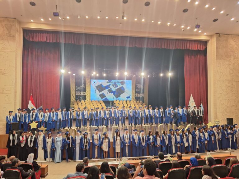 مجمع الفنون والثقافة بجامعة حلوان يحتضن حفل تخريج طلاب مدرسة القمم الدولية 22 IMG 20240913 WA0081 التكنولوجية مجمع الفنون والثقافة بجامعة حلوان يحتضن حفل تخريج طلاب مدرسة القمم الدولية موقع في الجامعة