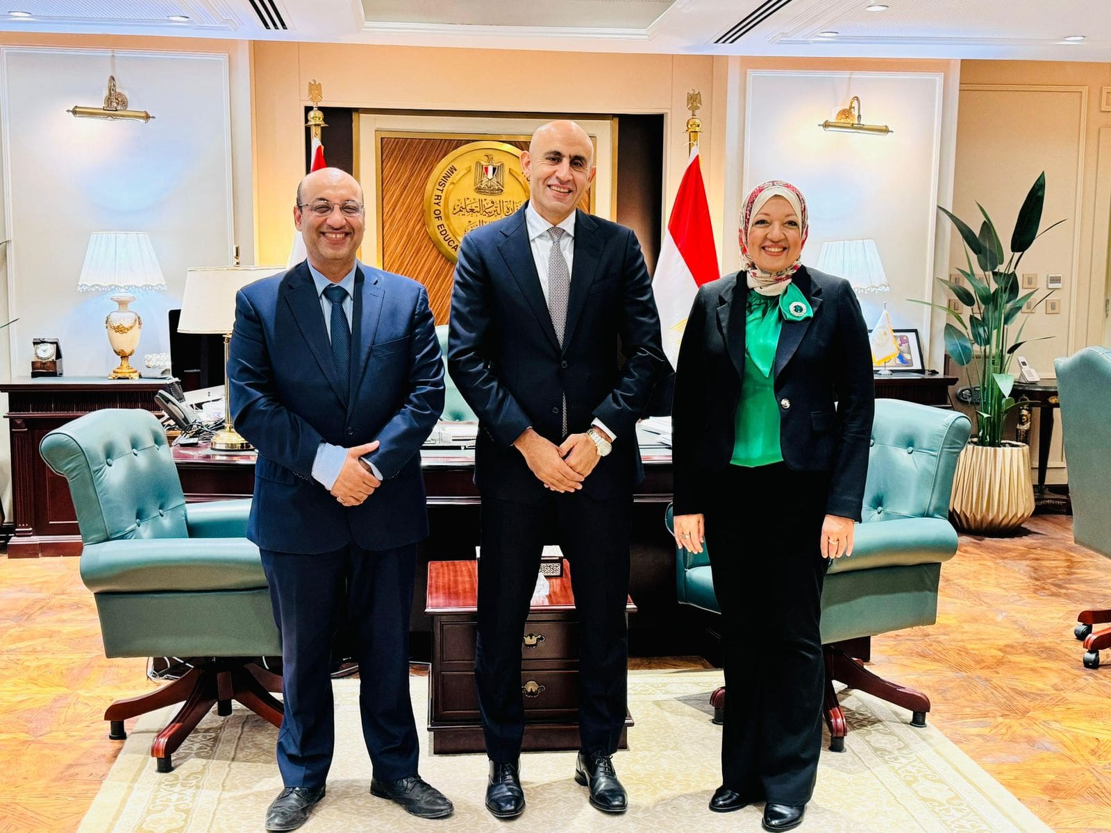 IMG 20240919 WA0133 المدارس «عبد اللطيف» يبحث مع صندوق تطوير التعليم بالوزراء تعزيز سبل التعاون لتطوير المنظومة التعليمية موقع في الجامعة
