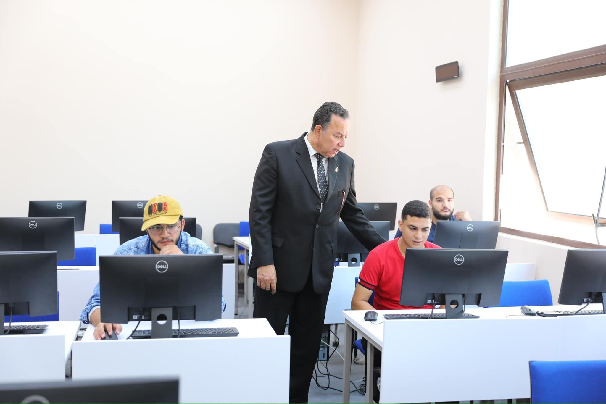 IMG 1379 انطلاق الاختبارات الالكترونية لنهاية الفصل الدراسي الصيفي بجامعة المنصورة الجديدة موقع في الجامعة