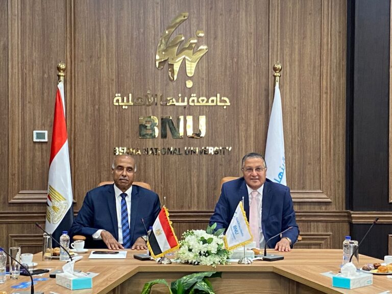 "السعيد" يستقبل مجلس إدارة "نادي أعضاء هيئة التدريس بجامعة بنها" ويناقش الخدمات المقدمة للأعضاء 14 الدكتور جمال السعيد
