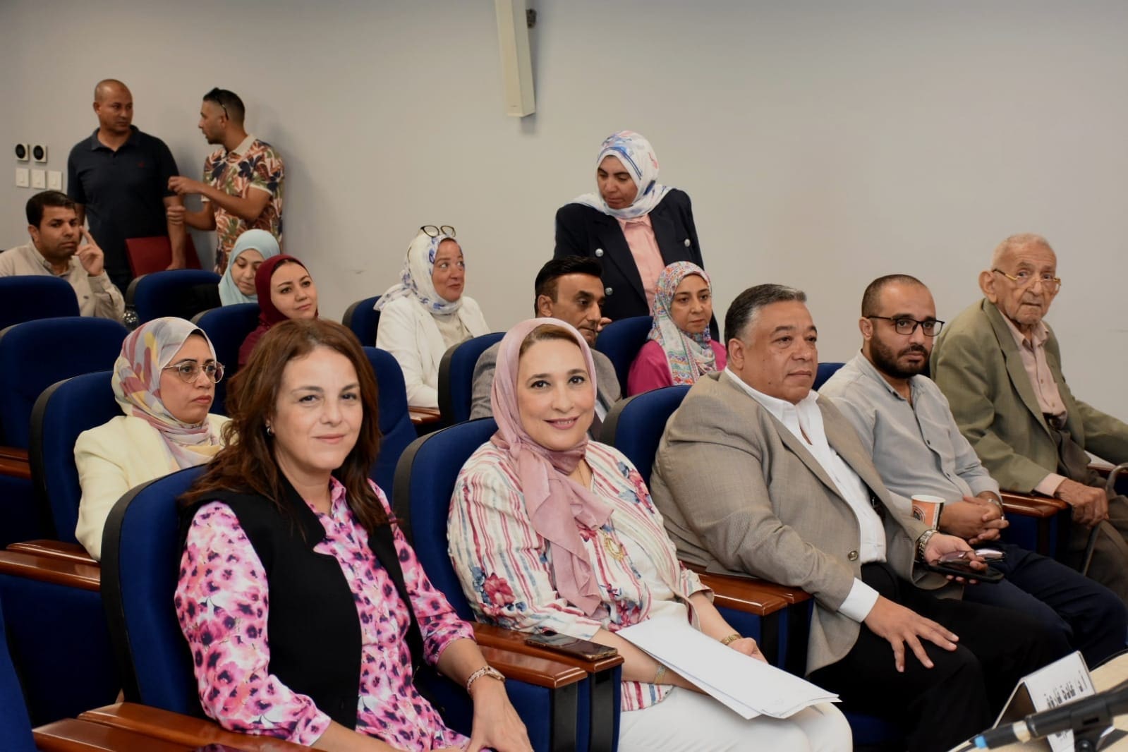 جامعة عين شمس: إنشاء وحدة حقوق الإنسان بالجامعة واعتماد خطة القوافل التنموية ضمن المبادرة الرئاسية "بداية" 1 d463156b 543e 4a36 9019 e6af5d06be92 جامعة عين شمس جامعة عين شمس: إنشاء وحدة حقوق الإنسان بالجامعة واعتماد خطة القوافل التنموية ضمن المبادرة الرئاسية "بداية" موقع في الجامعة