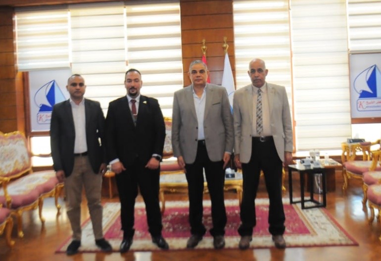 f1cdc56a 7c4e 42af b251 ececd6e910d2 جامعة المنوفية رئيس جامعة كفر الشيخ يستقبل رئيس مصنع كيم تك للأجهزة العلمية والمعملية لبحث سبل التعاون موقع في الجامعة