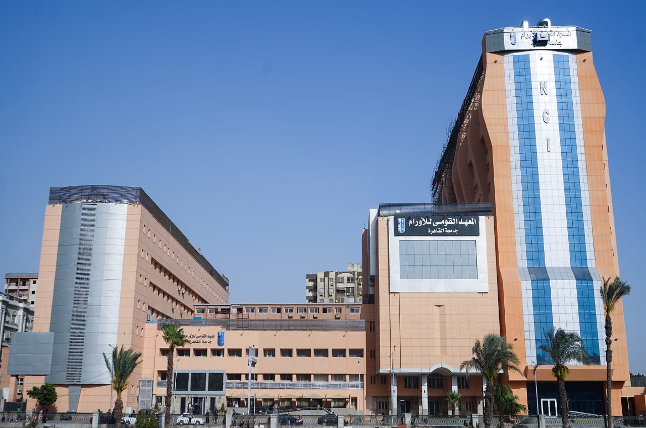 f5f6a29a c4b6 43dd b4ac ad5e2713afb5 جامعة قناة السويس وحدة التغذية العلاجية بالمعهد القومي للأورام تنظم يوما توعويا للعاملين بالمعهد حول مخاطر سوء التغذية وسبل علاجها موقع في الجامعة