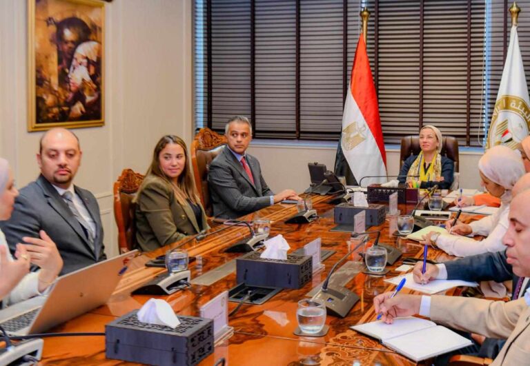 البيئة: نسعى لبناء جيل من الشباب يعي الوضع الوطني لتغير المناخ 12 received 818073623866249 مرصد الأزهر البيئة: نسعى لبناء جيل من الشباب يعي الوضع الوطني لتغير المناخ موقع في الجامعة
