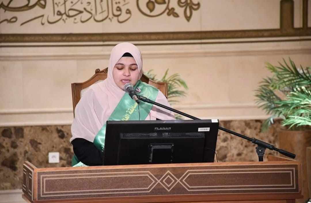 received 864426402309889 مبادرة بالعلم وزير الأوقاف يهنئ أسماء يونس الفائزة بالمركز السادس في المسابقة الدولية للقرآن الكريم بدبي موقع في الجامعة