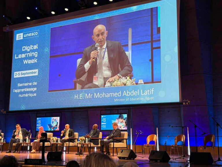 وزير التعليم: نركز على إمداد مدارسنا بالتكنولوجيا الرقمية لتحقيق أهدافنا الاقتصادية 3 received 879374936899819 وزير التعليم: نركز على إمداد مدارسنا بالتكنولوجيا الرقمية لتحقيق أهدافنا الاقتصادية موقع في الجامعة