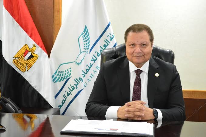 الدكتور أحمد طه قصر العيني جامعة عين شمس رئيس الاعتماد والرقابة الصحية: الفحص الإكلينيكي يساهم في تقليل الأخطاء الطبية بنسبة تصل إلى 30% موقع في الجامعة
