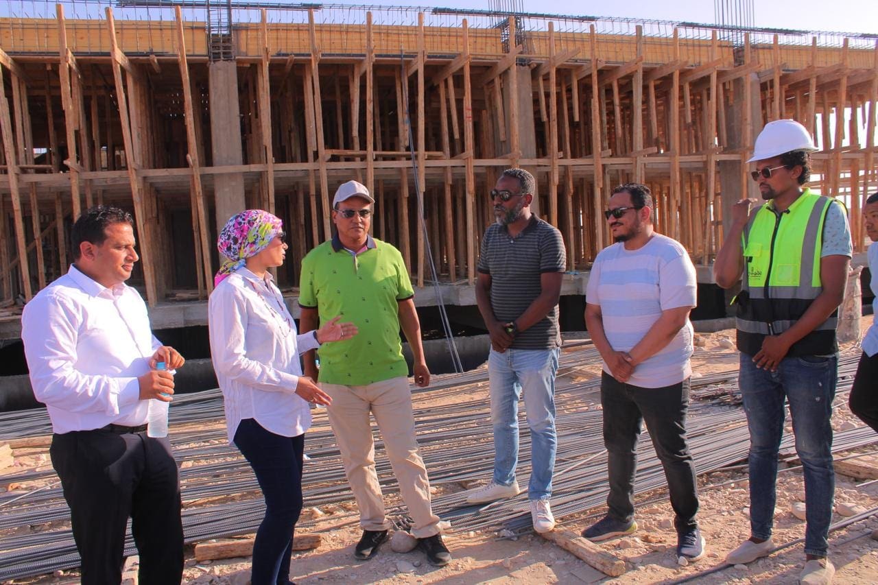 رئيس جامعة الأقصر تتفقد إنشاءات مدينة طيبة تنسيق جامعة الأزهر 2024 رئيس جامعة الأقصر تتفقد المنشآت الجامعية الجديدة بمدينة طيبة لمتابعة نسب التنفيذ موقع في الجامعة
