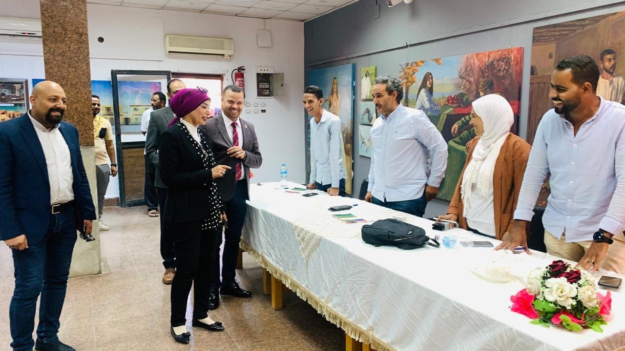 رئيس جامعة الأقصر تتفقد الكشف الطبي في كلية الفنون الجميلة الجامعات المصرية رئيس جامعة الأقصر تتفقد إجراءات الكشف الطبي للطلاب الجدد بكلية الفنون الجميلة موقع في الجامعة