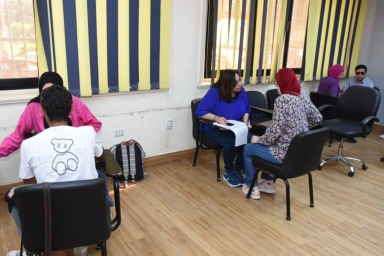مؤسسة بصيرة ومتدربين من جامعة اسلسكا في زيارة لمركز خدمة الطلاب ذوى الإعاقة بجامعة عين شمس 11 مؤسسة بصيرة ومتدربين من جامعة اسلسكا في زيارة لمركز خدمة الطلاب ذوى الإعاقة بجامعة عين شمس