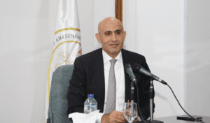 وزير التربية والتعليم آلية التعامل مع أجهزة الغش ماذا يحدث عند ضبط هاتف محمول مع طالب في الثانوية العامة؟.. التعليم تكشف آلية التعامل مع أجهزة الغش موقع في الجامعة