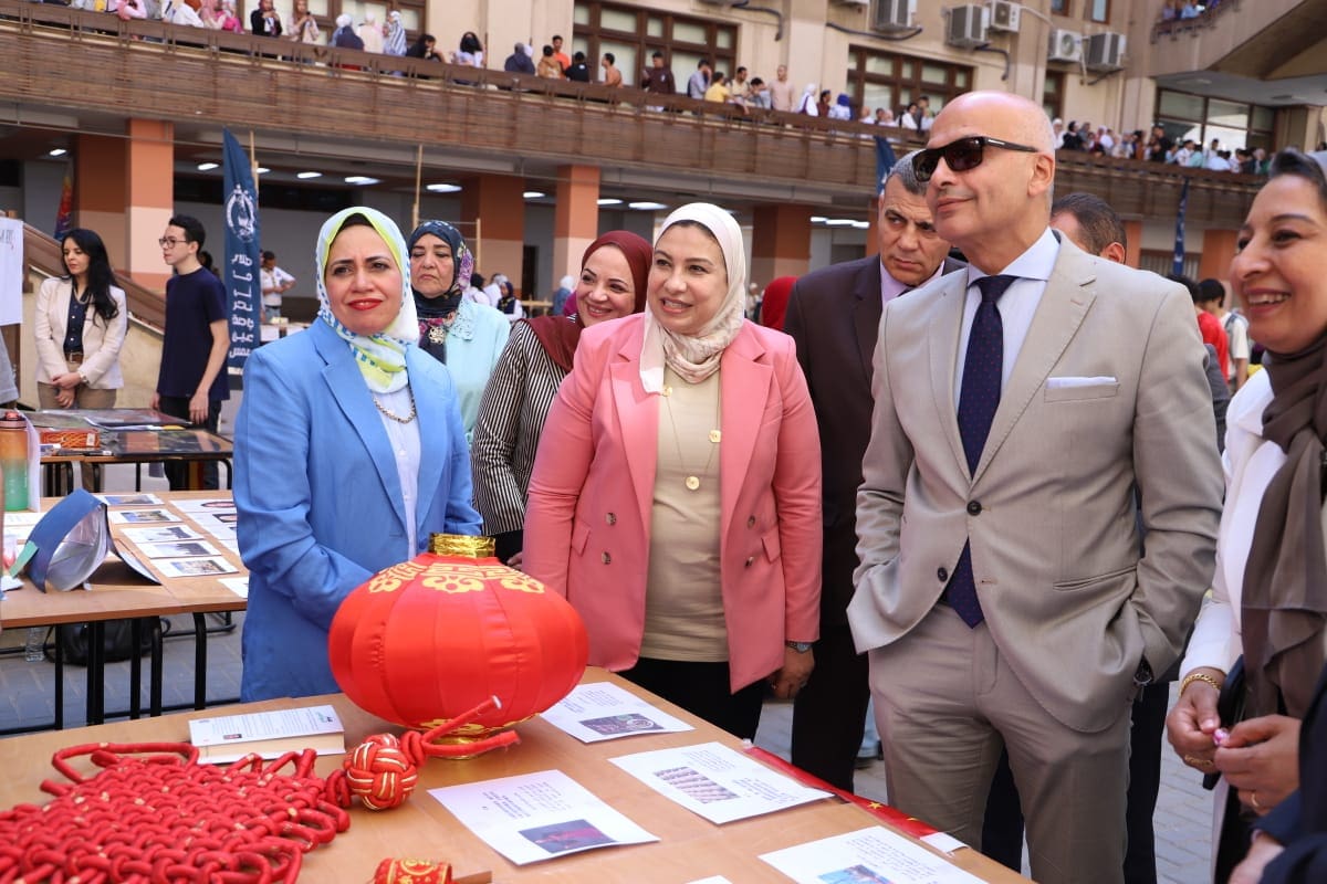 رئيس جامعة عين شمس يفتتح حفل استقبال الطلاب الجدد والقدامى بالألسن 1 1000312907 جامعة رئيس جامعة عين شمس يفتتح حفل استقبال الطلاب الجدد والقدامى بالألسن موقع في الجامعة